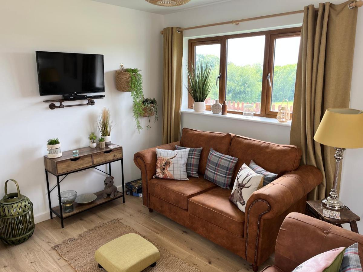 Oak Valley Lodges & Camping Pett Exterior photo