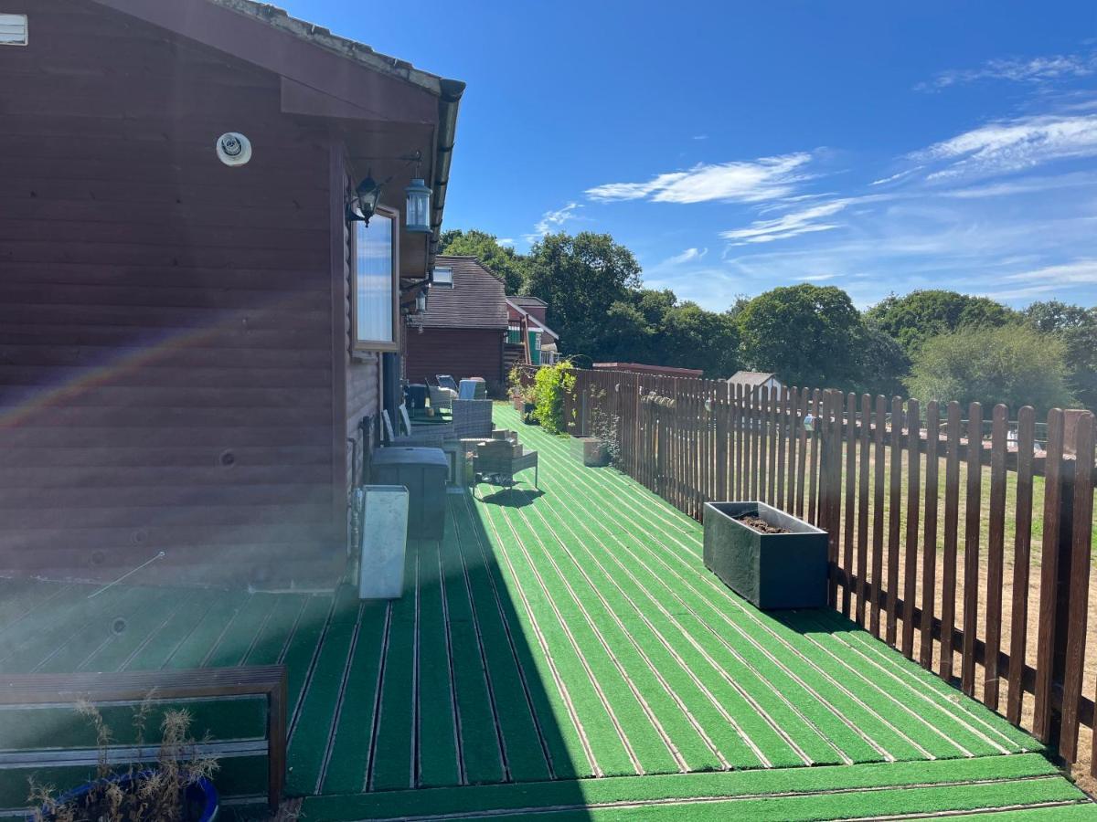 Oak Valley Lodges & Camping Pett Exterior photo